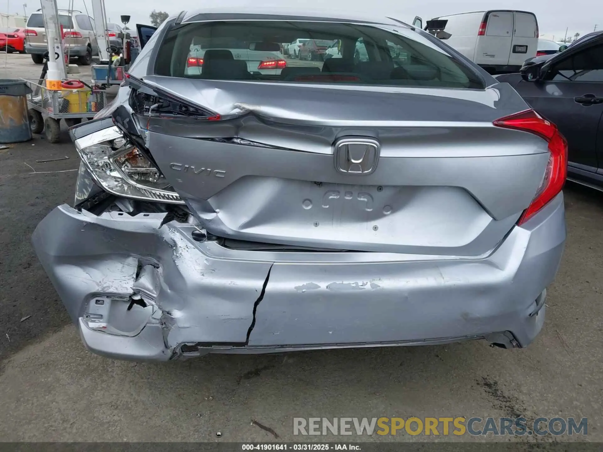 17 fotografías del automóvil dañado 19XFC2F66LE203429 HONDA CIVIC 2020