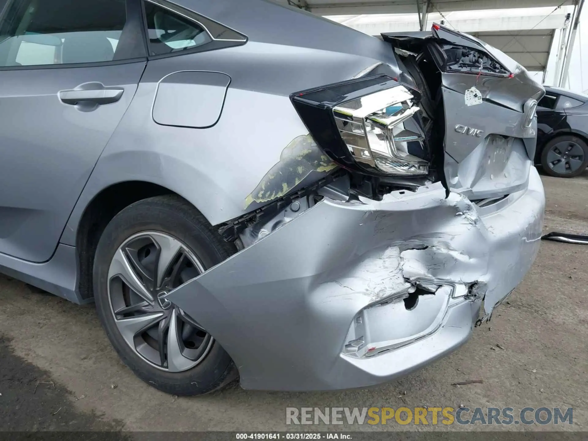 19 fotografías del automóvil dañado 19XFC2F66LE203429 HONDA CIVIC 2020