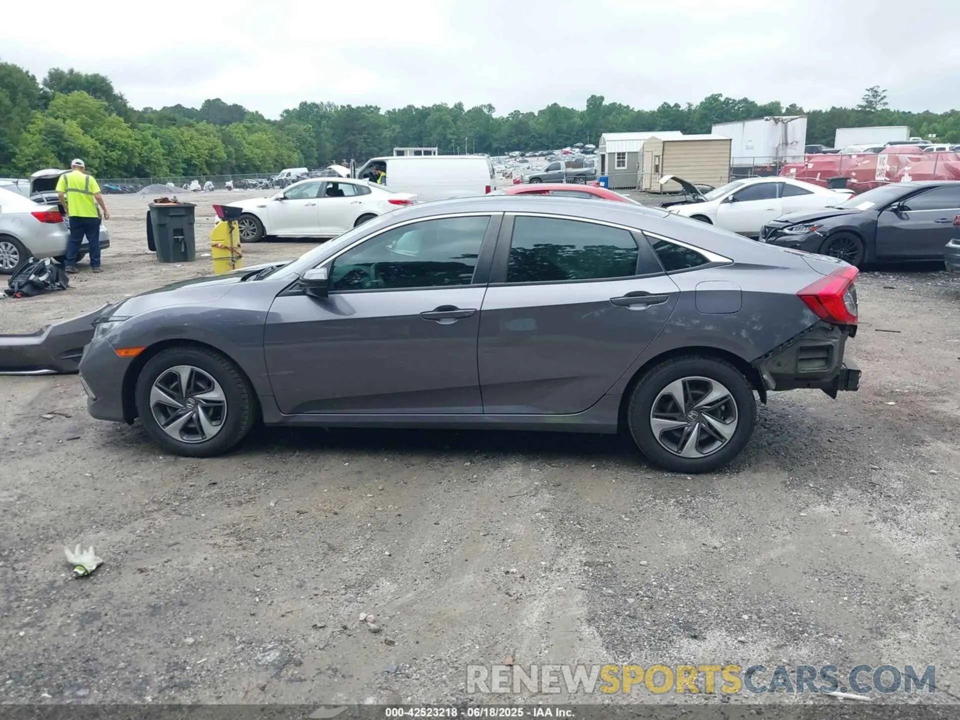 14 fotografías del automóvil dañado 19XFC2F67LE016717 HONDA CIVIC 2020