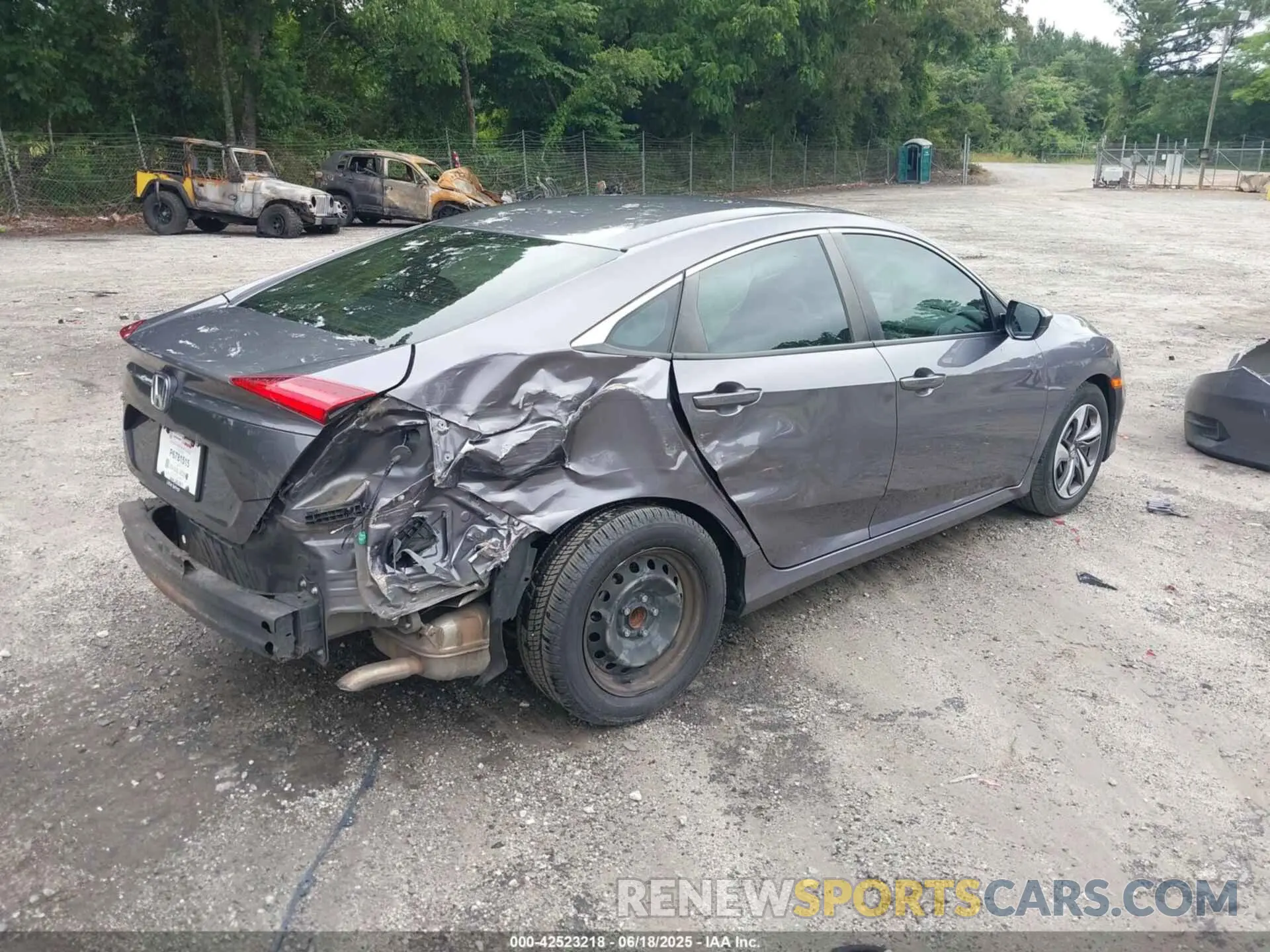 4 fotografías del automóvil dañado 19XFC2F67LE016717 HONDA CIVIC 2020