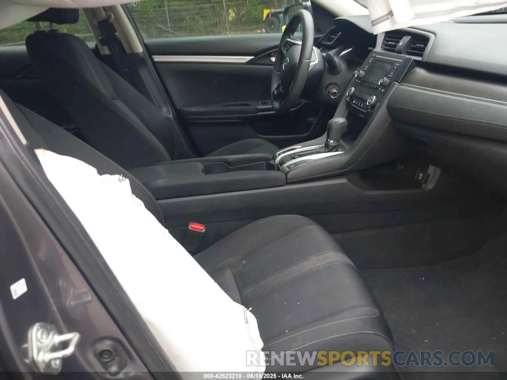 5 fotografías del automóvil dañado 19XFC2F67LE016717 HONDA CIVIC 2020