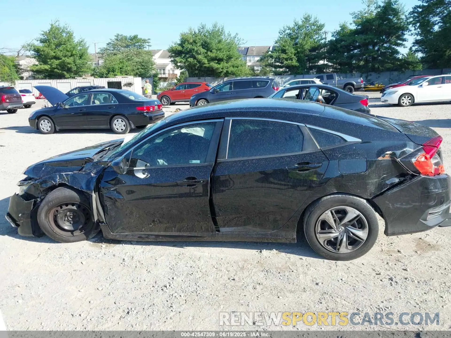14 fotografías del automóvil dañado 19XFC2F69LE004472 HONDA CIVIC 2020