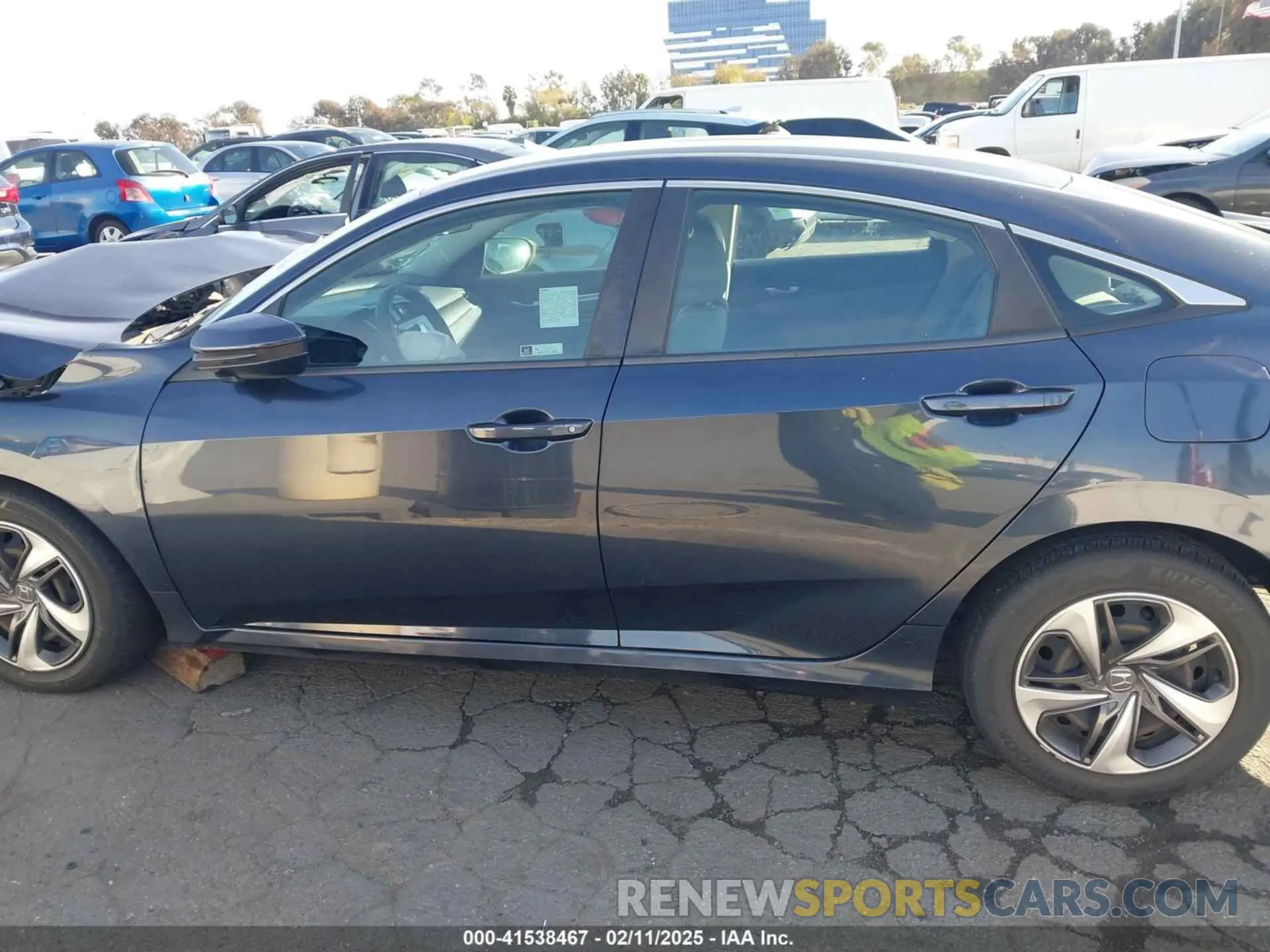 13 fotografías del automóvil dañado 19XFC2F6XLE202249 HONDA CIVIC 2020