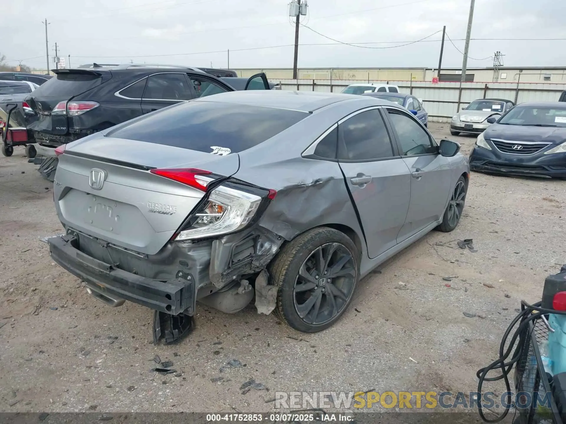 4 fotografías del automóvil dañado 19XFC2F81LE018321 HONDA CIVIC 2020