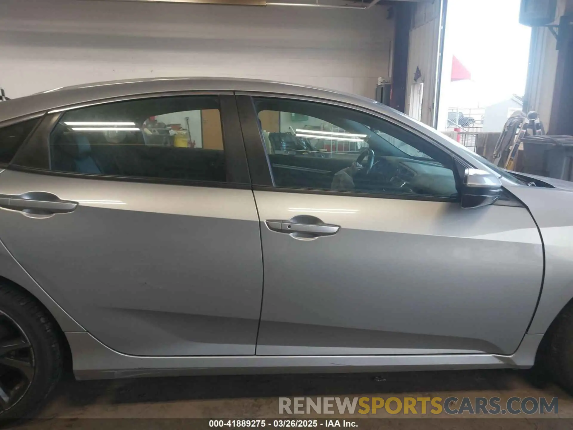 13 fotografías del automóvil dañado 19XFC2F84LE208131 HONDA CIVIC 2020