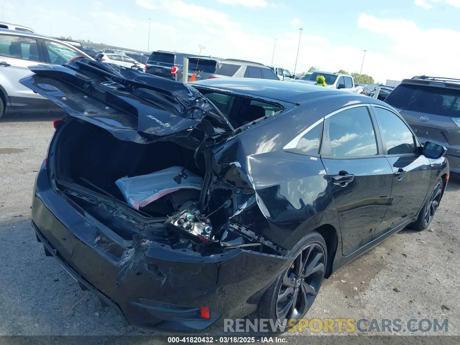 4 fotografías del automóvil dañado 19XFC2F85LE020492 HONDA CIVIC 2020