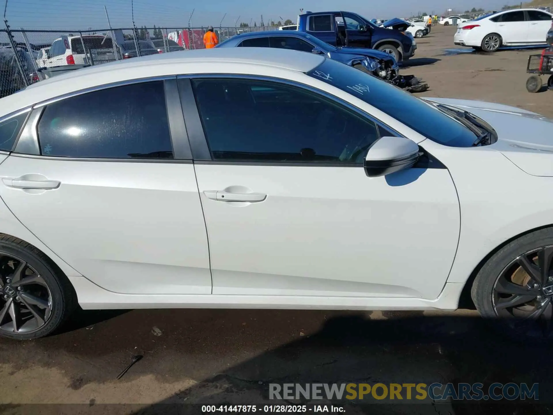 14 fotografías del automóvil dañado 19XFC2F88LE203496 HONDA CIVIC 2020