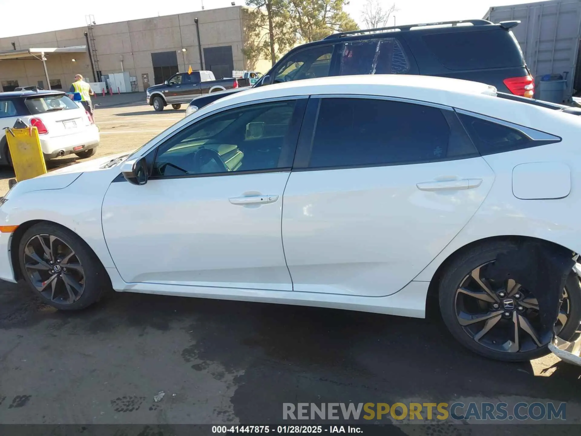15 fotografías del automóvil dañado 19XFC2F88LE203496 HONDA CIVIC 2020