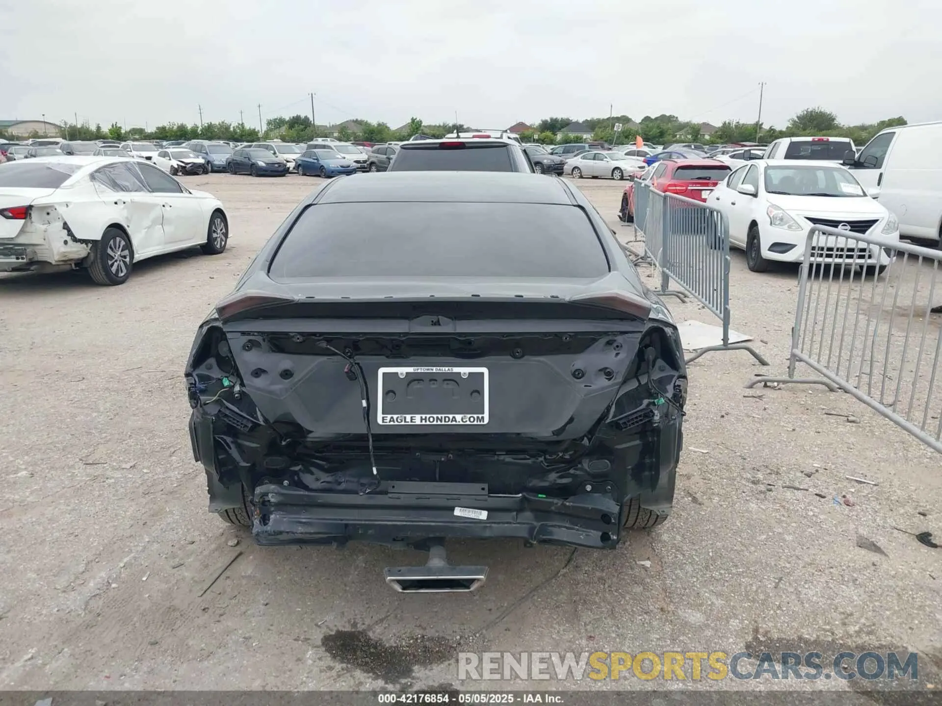 17 fotografías del automóvil dañado 19XFC2F89LE004635 HONDA CIVIC 2020
