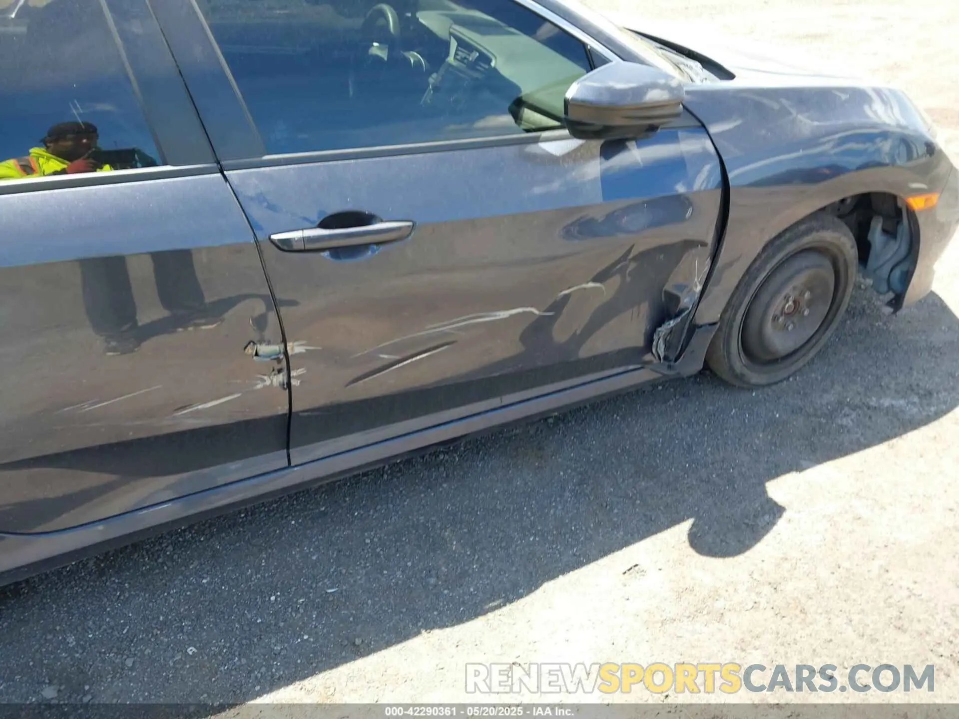 18 fotografías del automóvil dañado 2HGFC2F61LH567246 HONDA CIVIC 2020