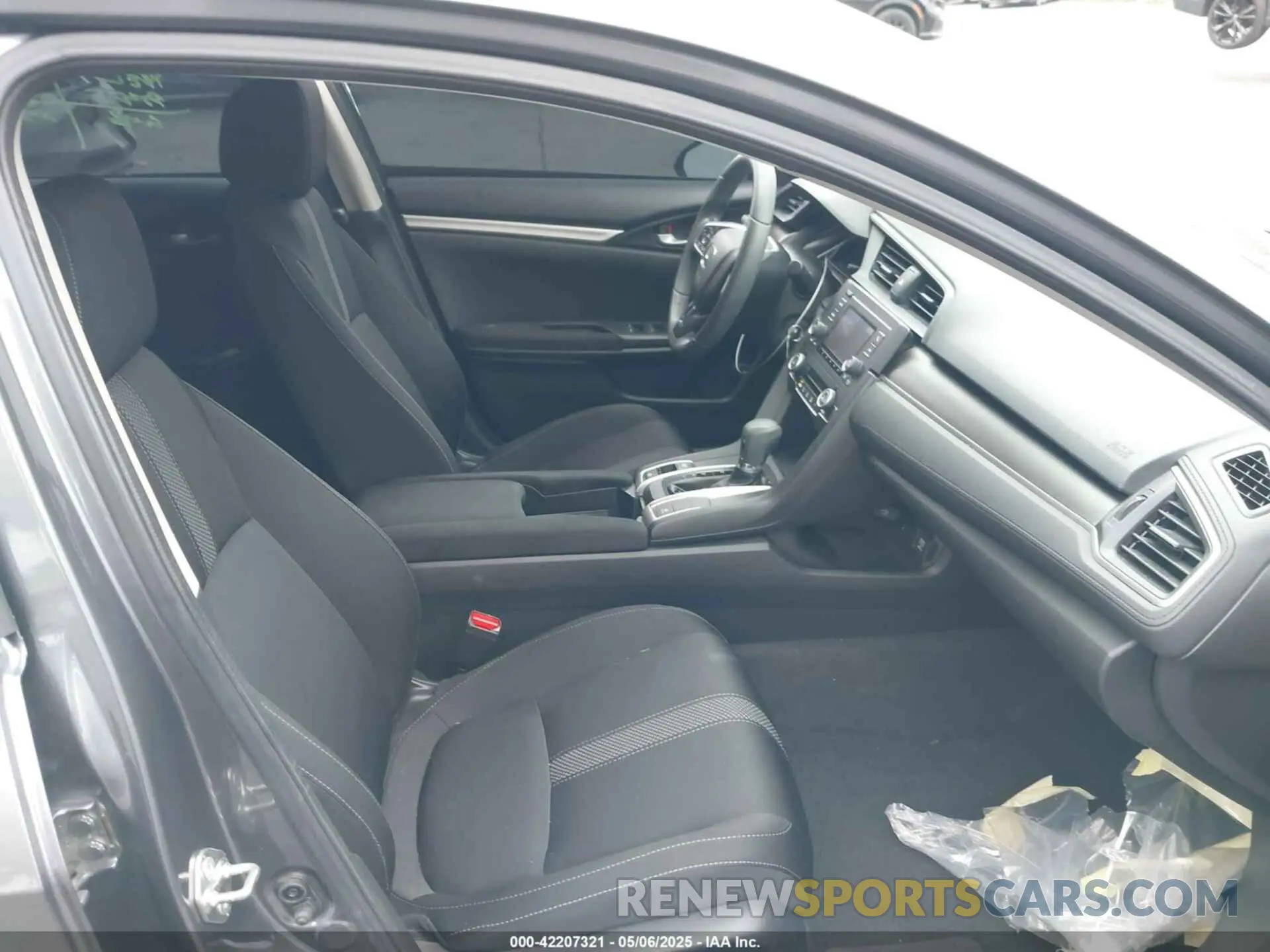 5 fotografías del automóvil dañado 2HGFC2F62LH547572 HONDA CIVIC 2020