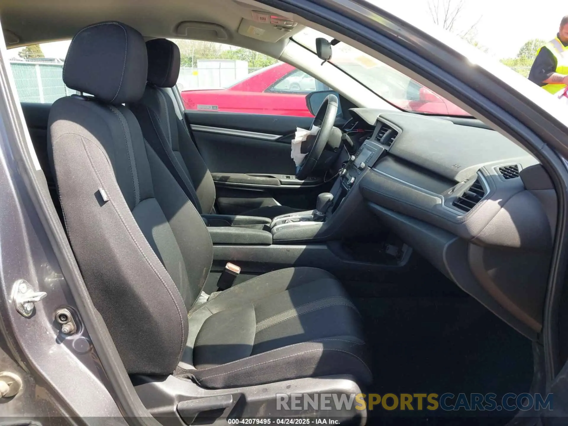 5 fotografías del automóvil dañado 2HGFC2F63LH538959 HONDA CIVIC 2020