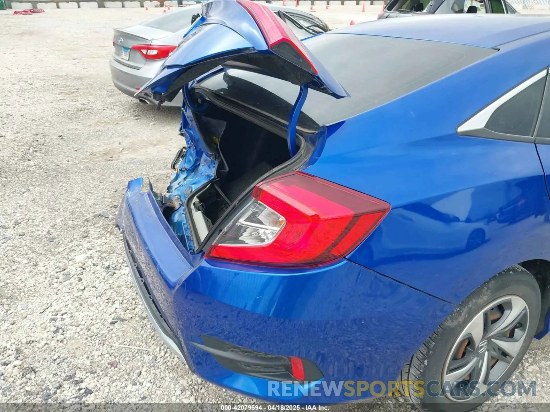 19 fotografías del automóvil dañado 2HGFC2F69LH550744 HONDA CIVIC 2020
