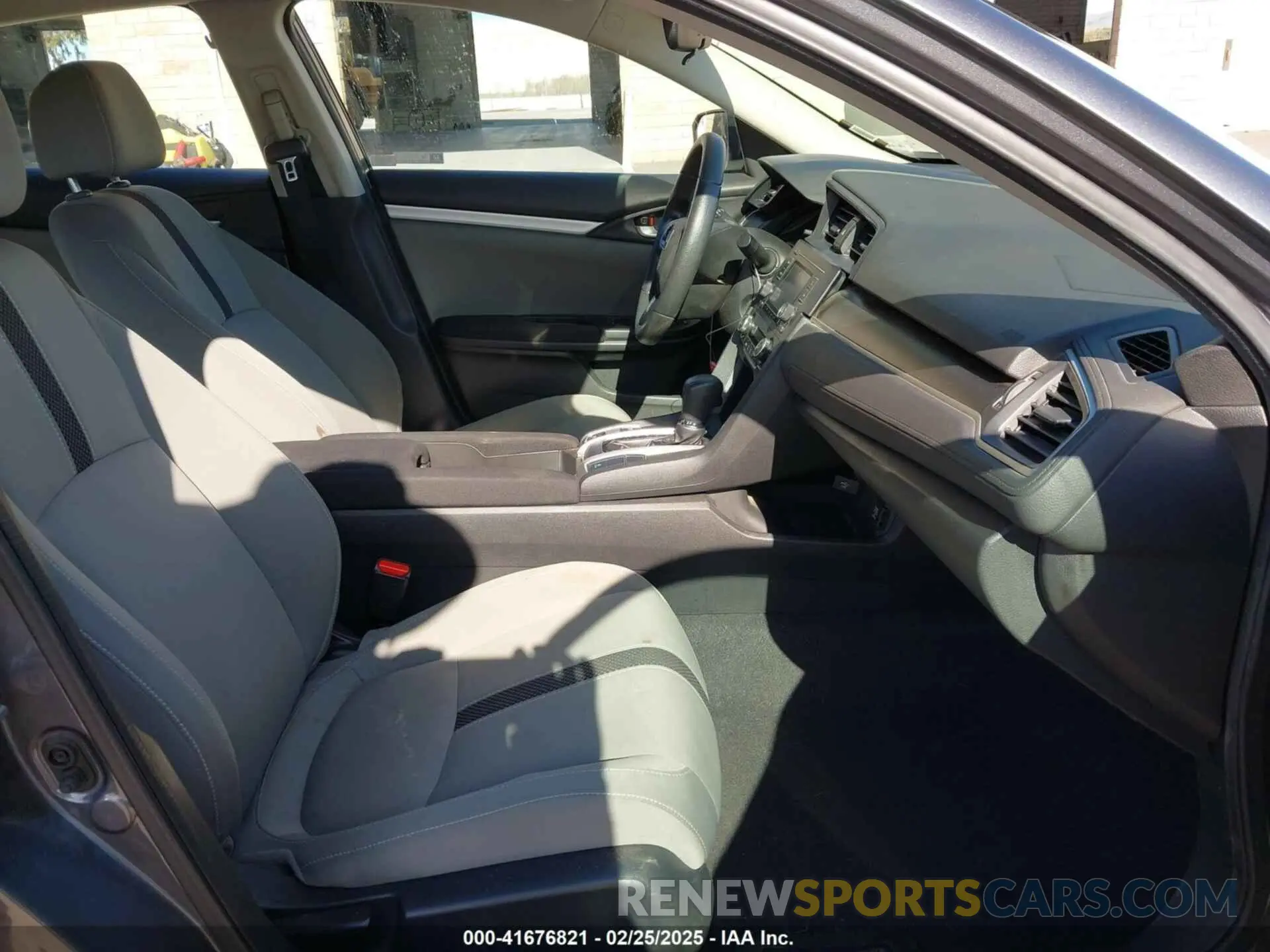 5 fotografías del automóvil dañado 2HGFC2F6XLH517445 HONDA CIVIC 2020