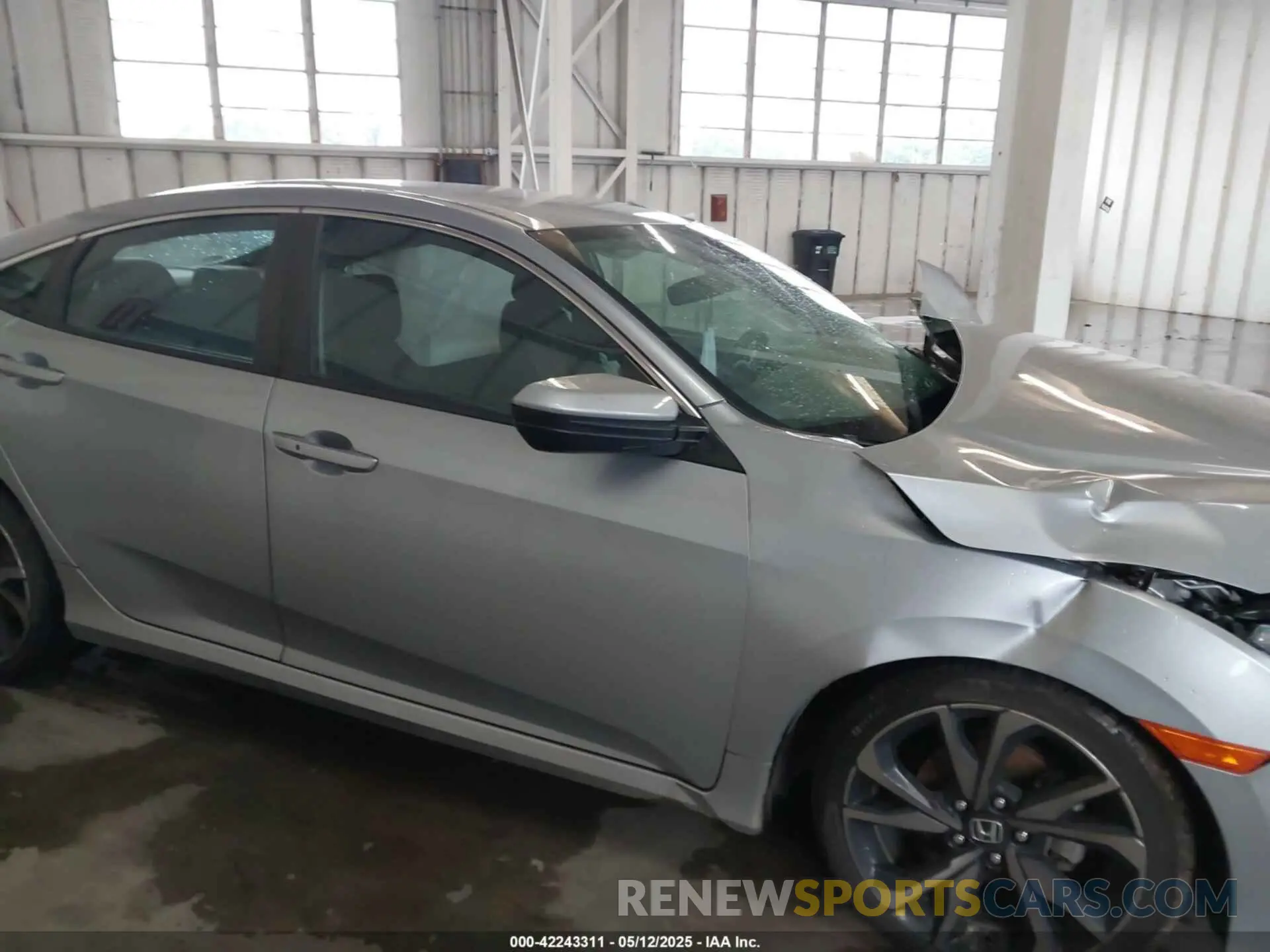 12 fotografías del automóvil dañado 2HGFC2F81LH541828 HONDA CIVIC 2020