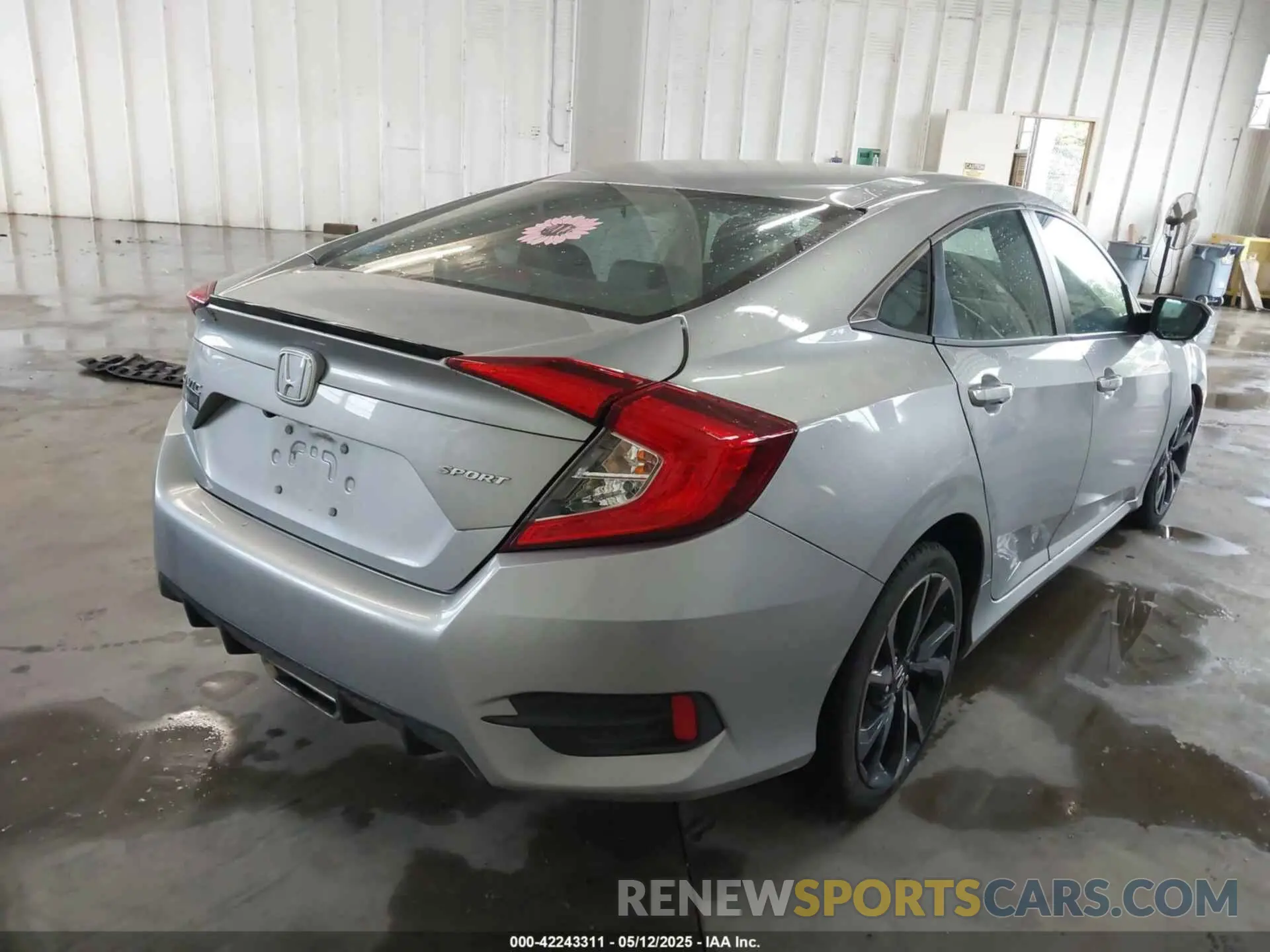 4 fotografías del automóvil dañado 2HGFC2F81LH541828 HONDA CIVIC 2020