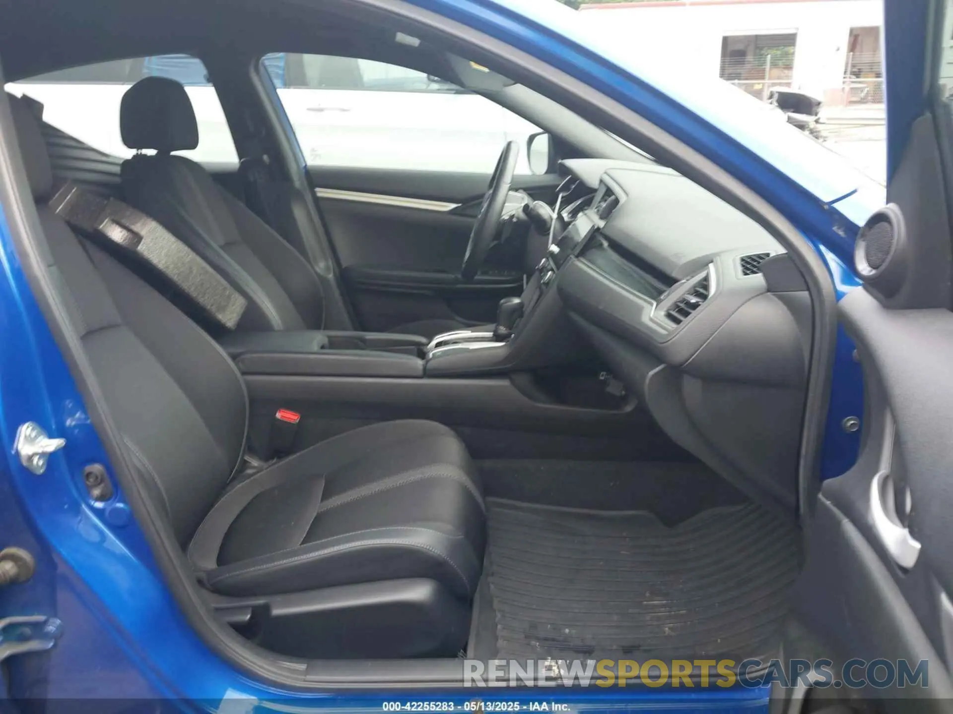 5 fotografías del automóvil dañado 2HGFC2F83LH571817 HONDA CIVIC 2020