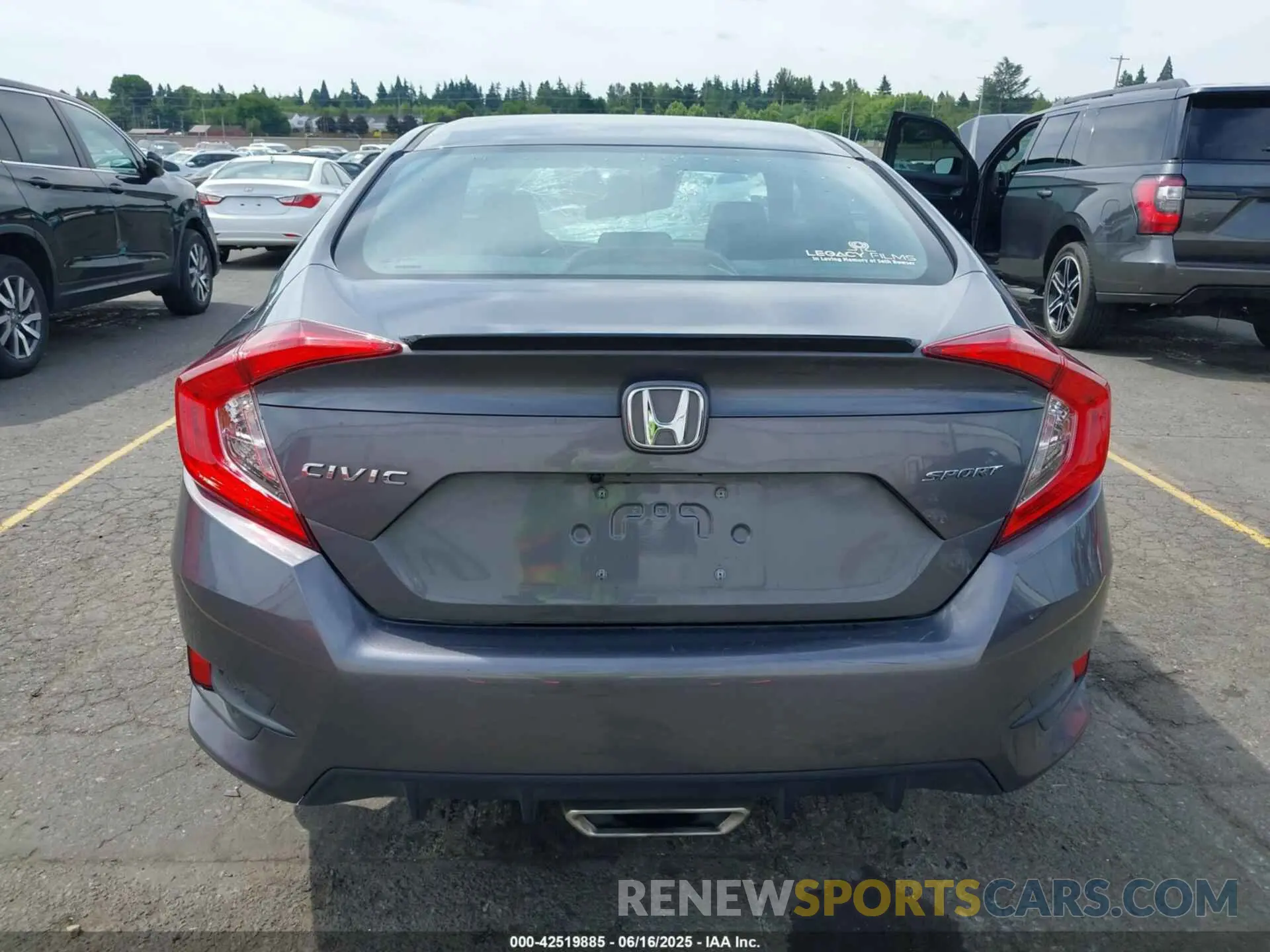 16 fotografías del automóvil dañado 2HGFC2F83LH587533 HONDA CIVIC 2020