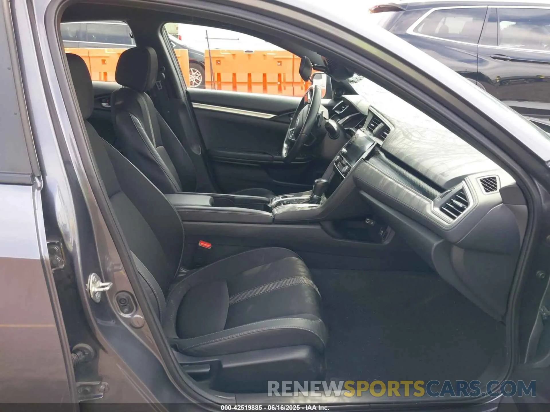 5 fotografías del automóvil dañado 2HGFC2F83LH587533 HONDA CIVIC 2020