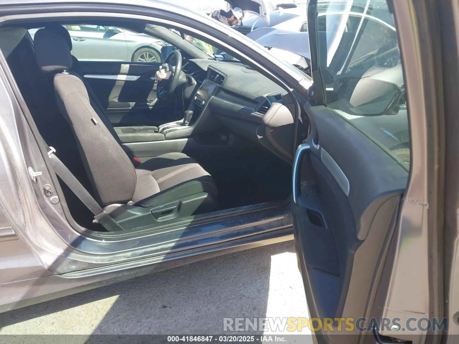 5 fotografías del automóvil dañado 2HGFC3B37LH351824 HONDA CIVIC 2020