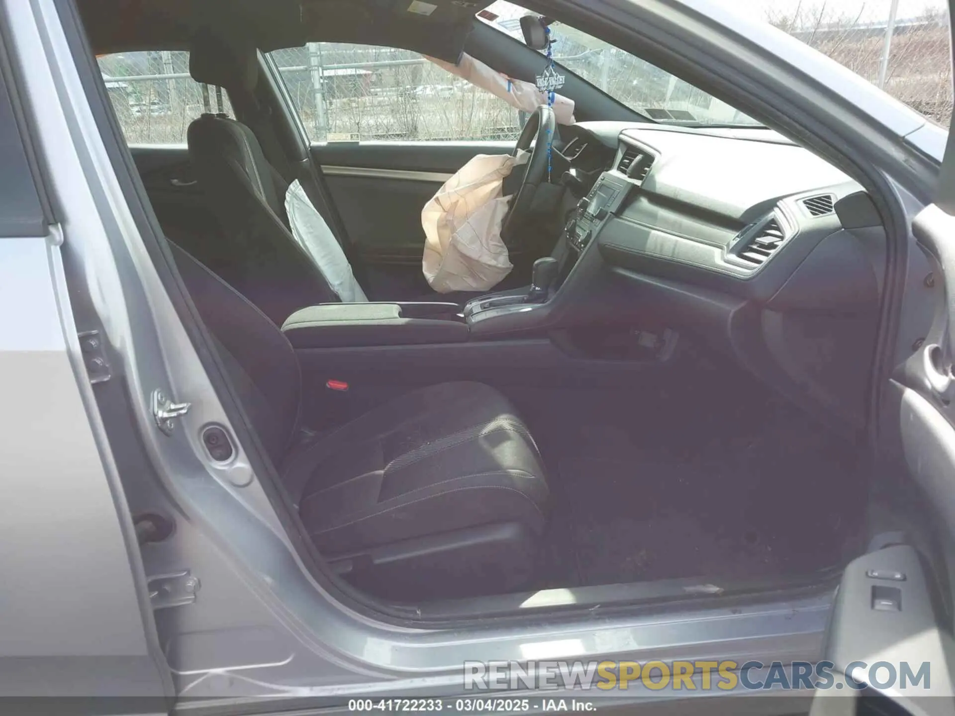 5 fotografías del automóvil dañado SHHFK7H38LU411047 HONDA CIVIC 2020