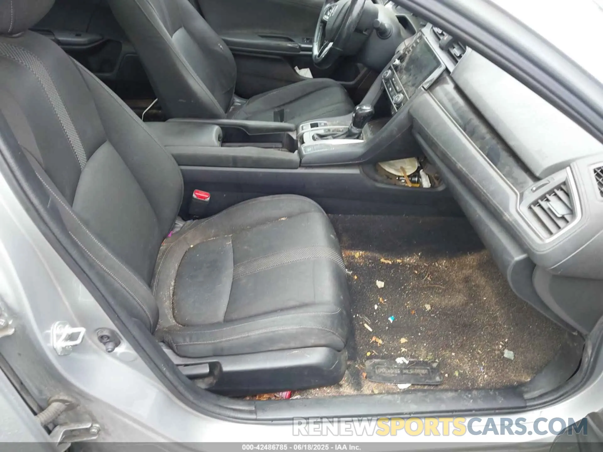 5 fotografías del automóvil dañado SHHFK7H60LU402613 HONDA CIVIC 2020