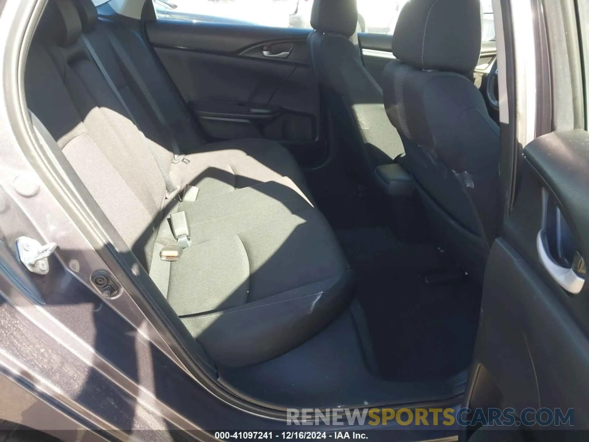 8 fotografías del automóvil dañado 19XFC1F30ME206537 HONDA CIVIC 2021