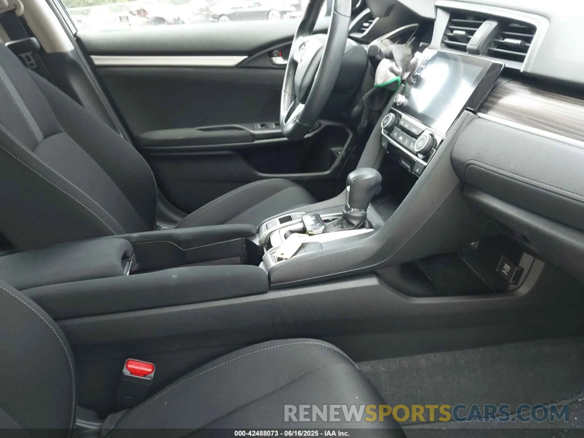 5 fotografías del automóvil dañado 2HGFC1F33MH704284 HONDA CIVIC 2021