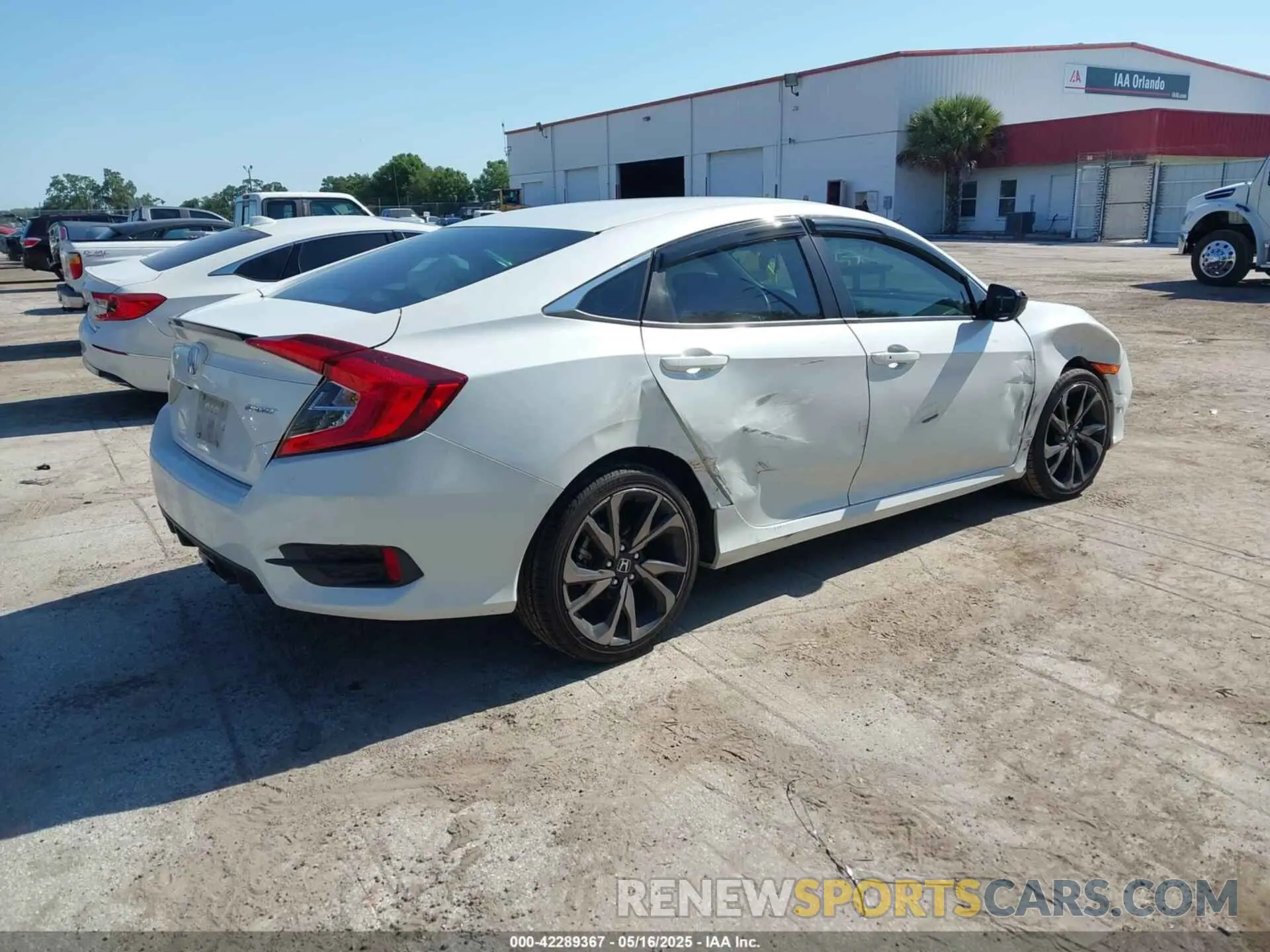 4 fotografías del automóvil dañado 2HGFC2F89MH543926 HONDA CIVIC 2021
