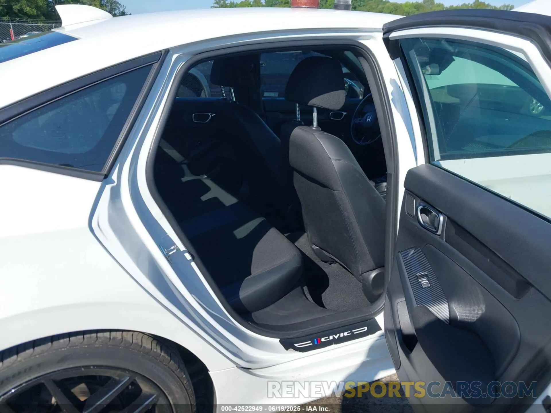 8 fotografías del automóvil dañado 2HGFE2F55NH586127 HONDA CIVIC 2022