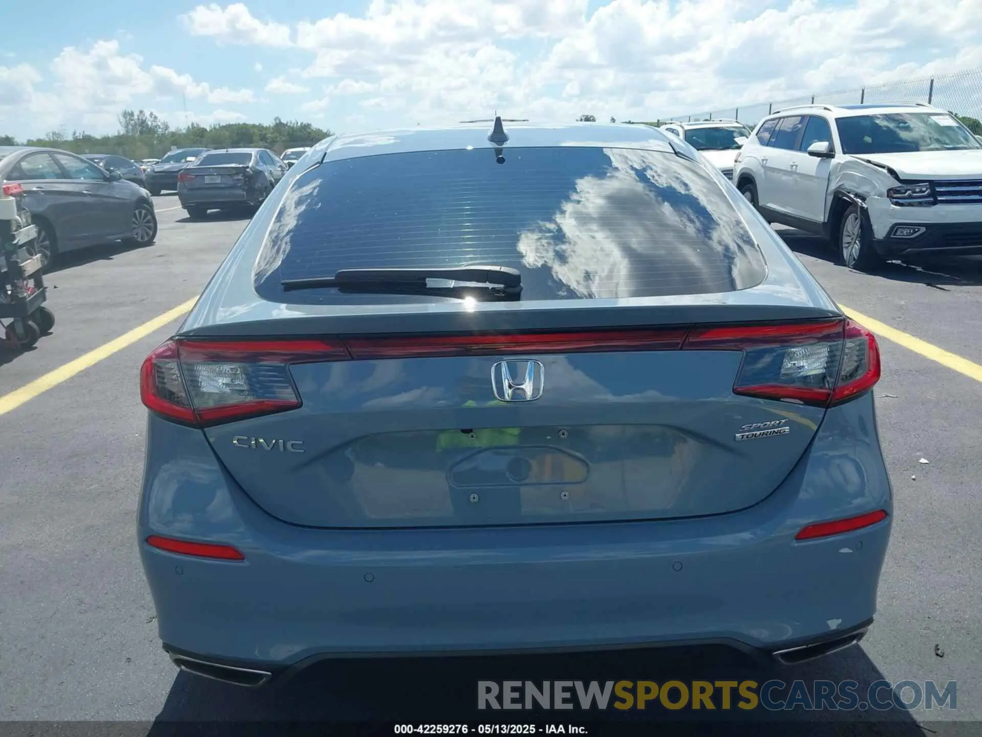 16 fotografías del automóvil dañado 19XFL1G83PE010218 HONDA CIVIC 2023