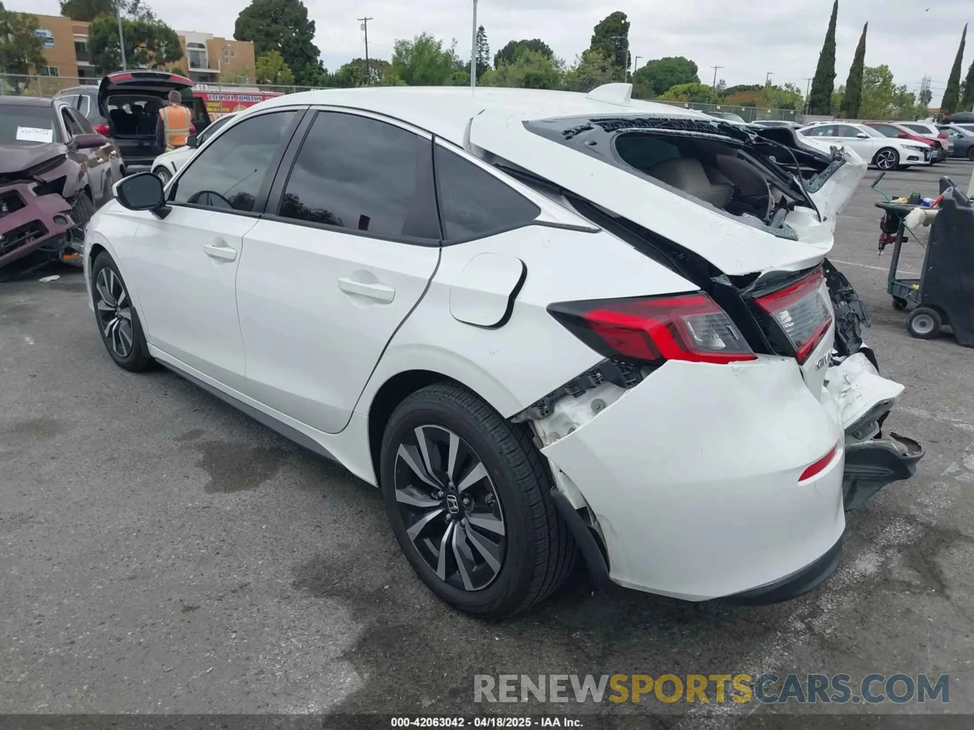 3 fotografías del automóvil dañado 19XFL1H74PE000657 HONDA CIVIC 2023