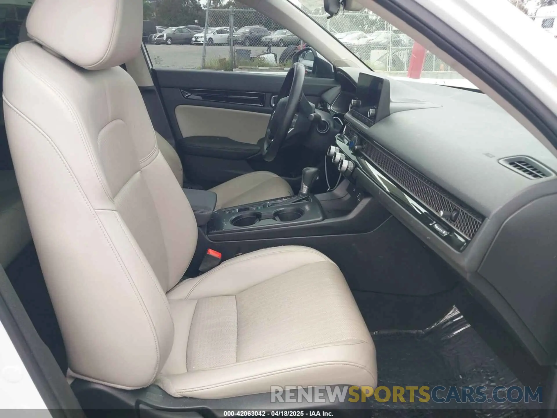 5 fotografías del automóvil dañado 19XFL1H74PE000657 HONDA CIVIC 2023