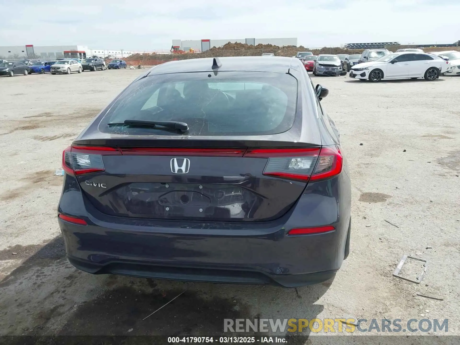 16 fotografías del automóvil dañado 19XFL1H74PE014123 HONDA CIVIC 2023