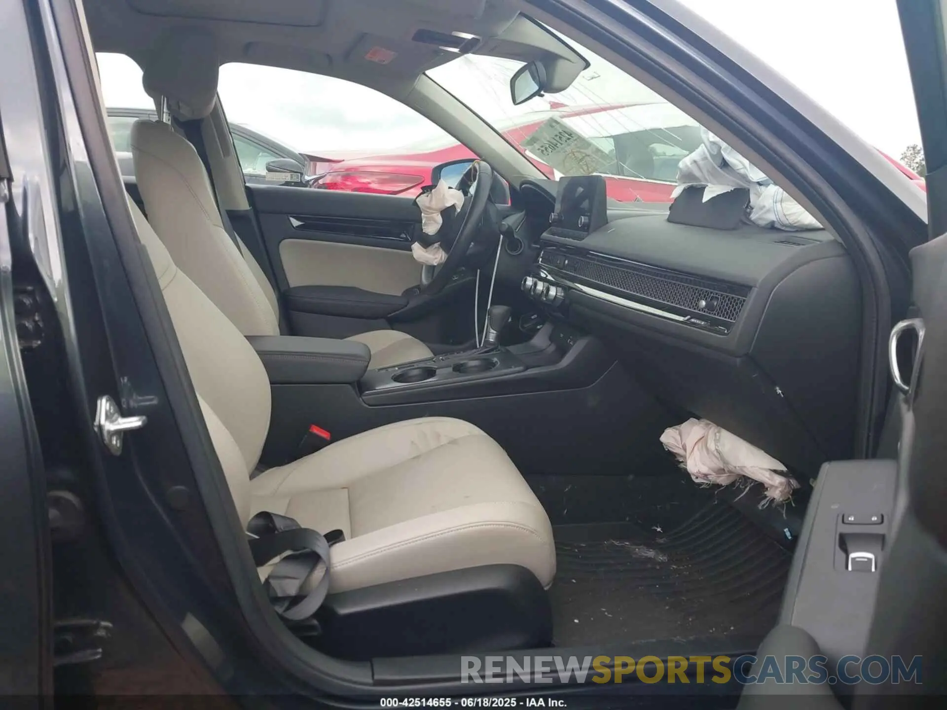 5 fotografías del automóvil dañado 19XFL1H76PE003334 HONDA CIVIC 2023
