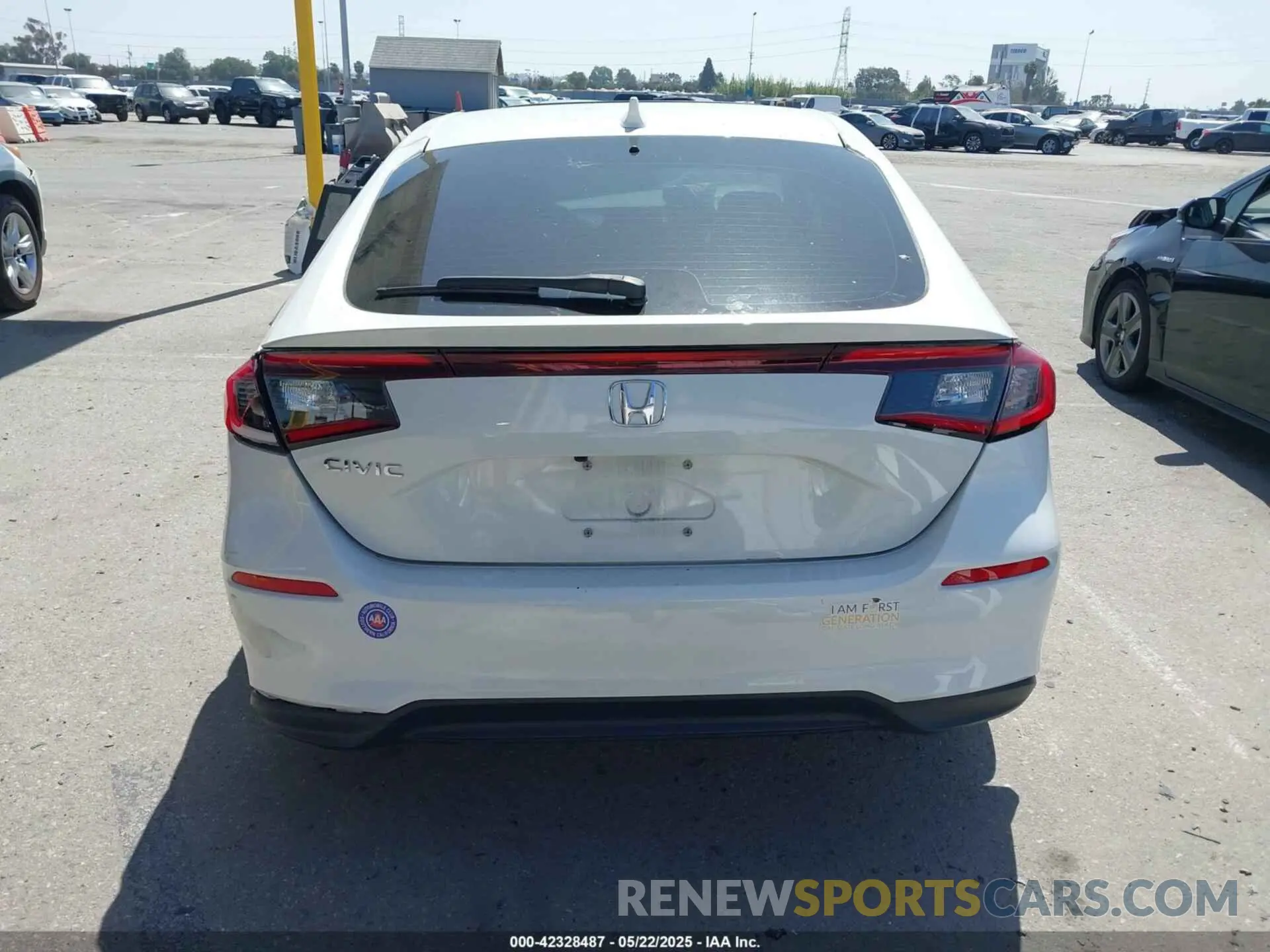 16 fotografías del automóvil dañado 19XFL1H76PE003575 HONDA CIVIC 2023