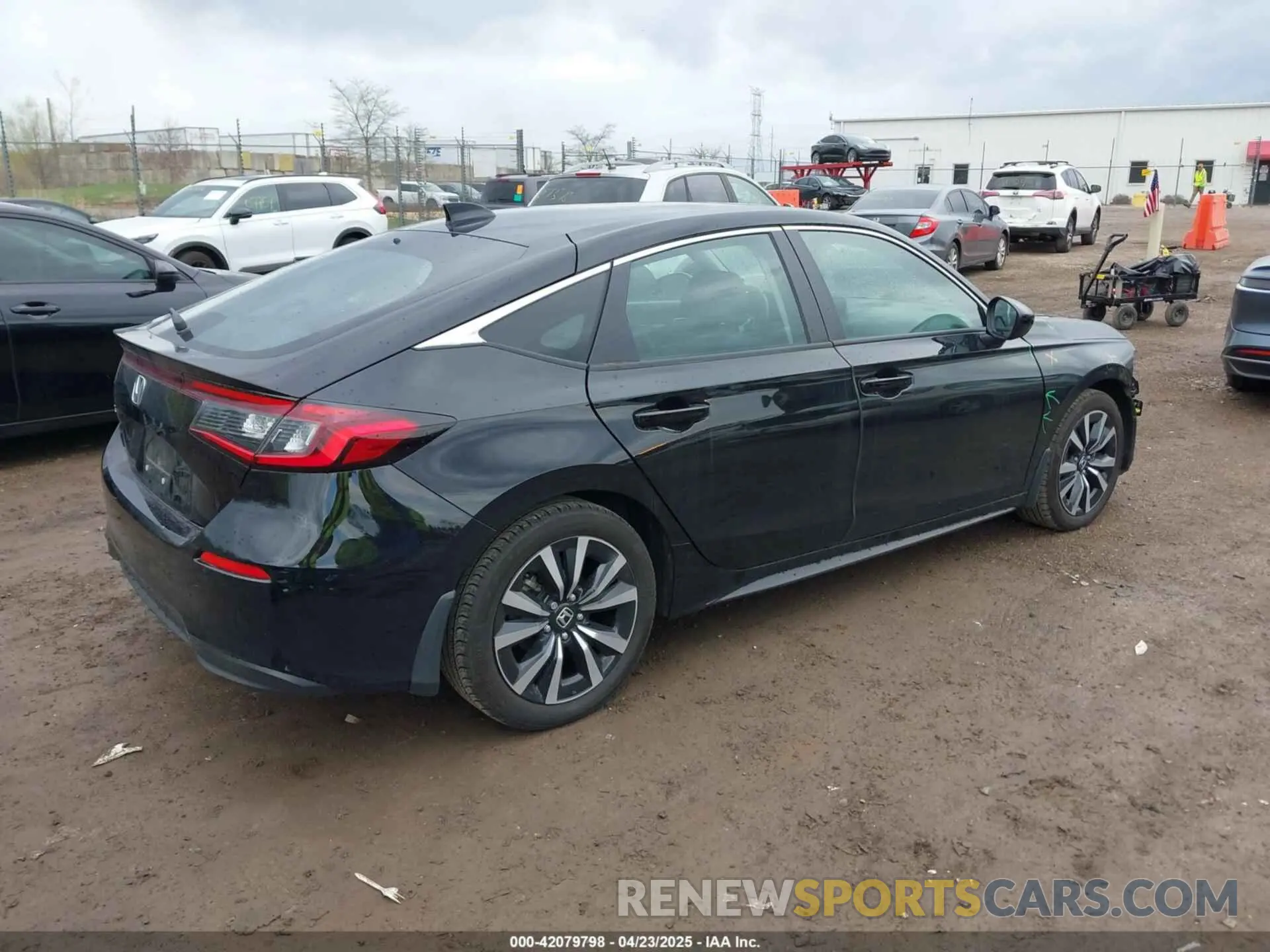 4 fotografías del automóvil dañado 19XFL1H77PE018148 HONDA CIVIC 2023
