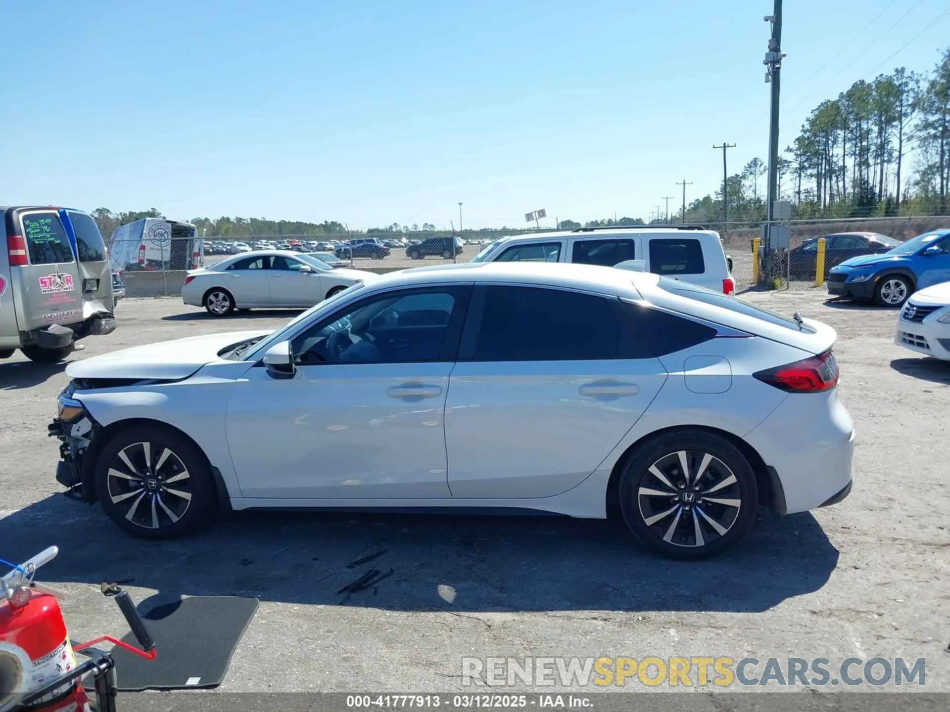 15 fotografías del automóvil dañado 19XFL1H79PE006521 HONDA CIVIC 2023