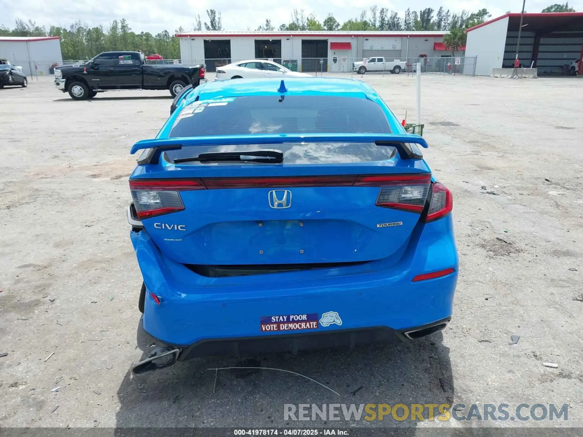 16 fotografías del automóvil dañado 19XFL1H84PE002868 HONDA CIVIC 2023
