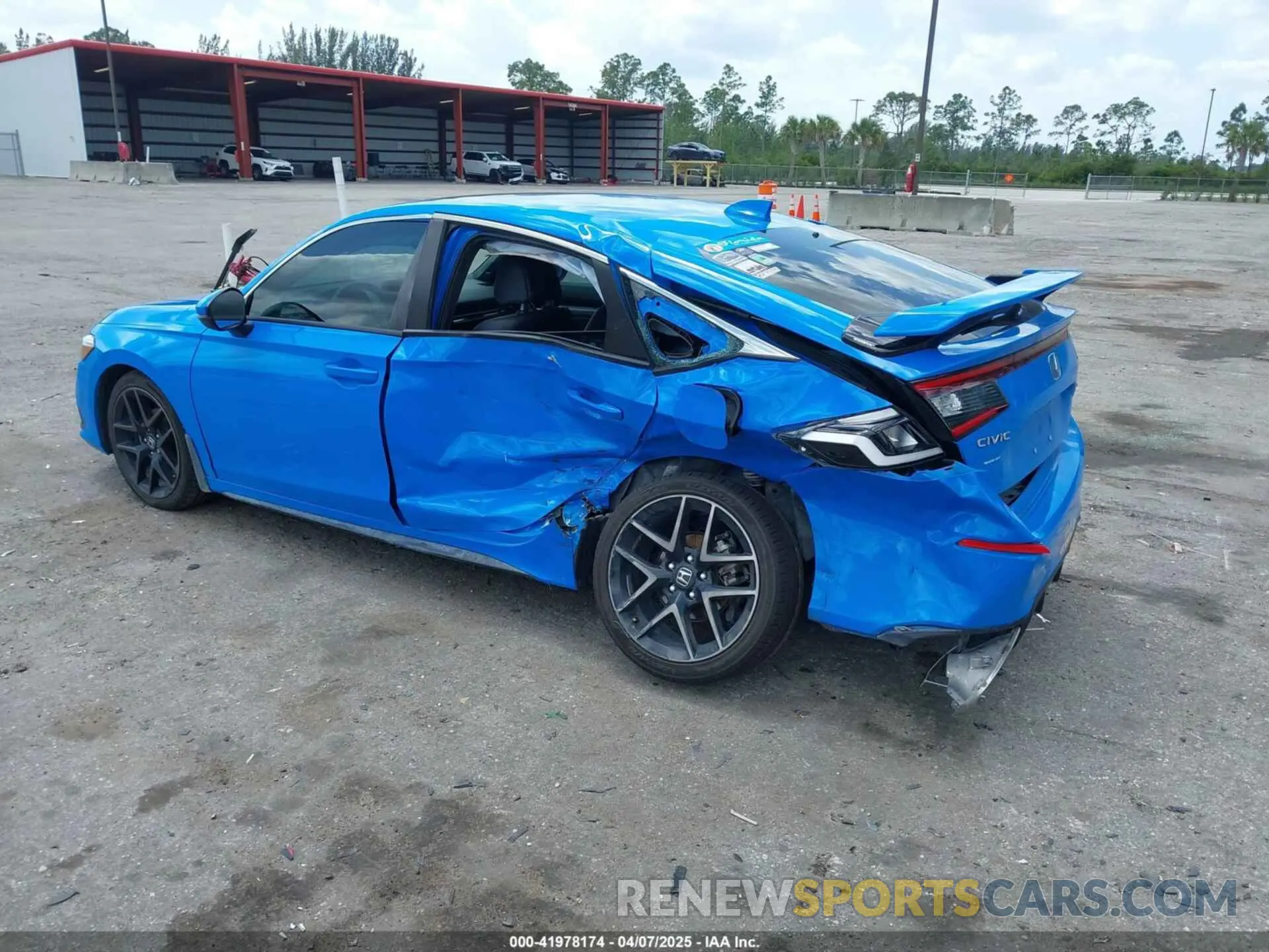 3 fotografías del automóvil dañado 19XFL1H84PE002868 HONDA CIVIC 2023