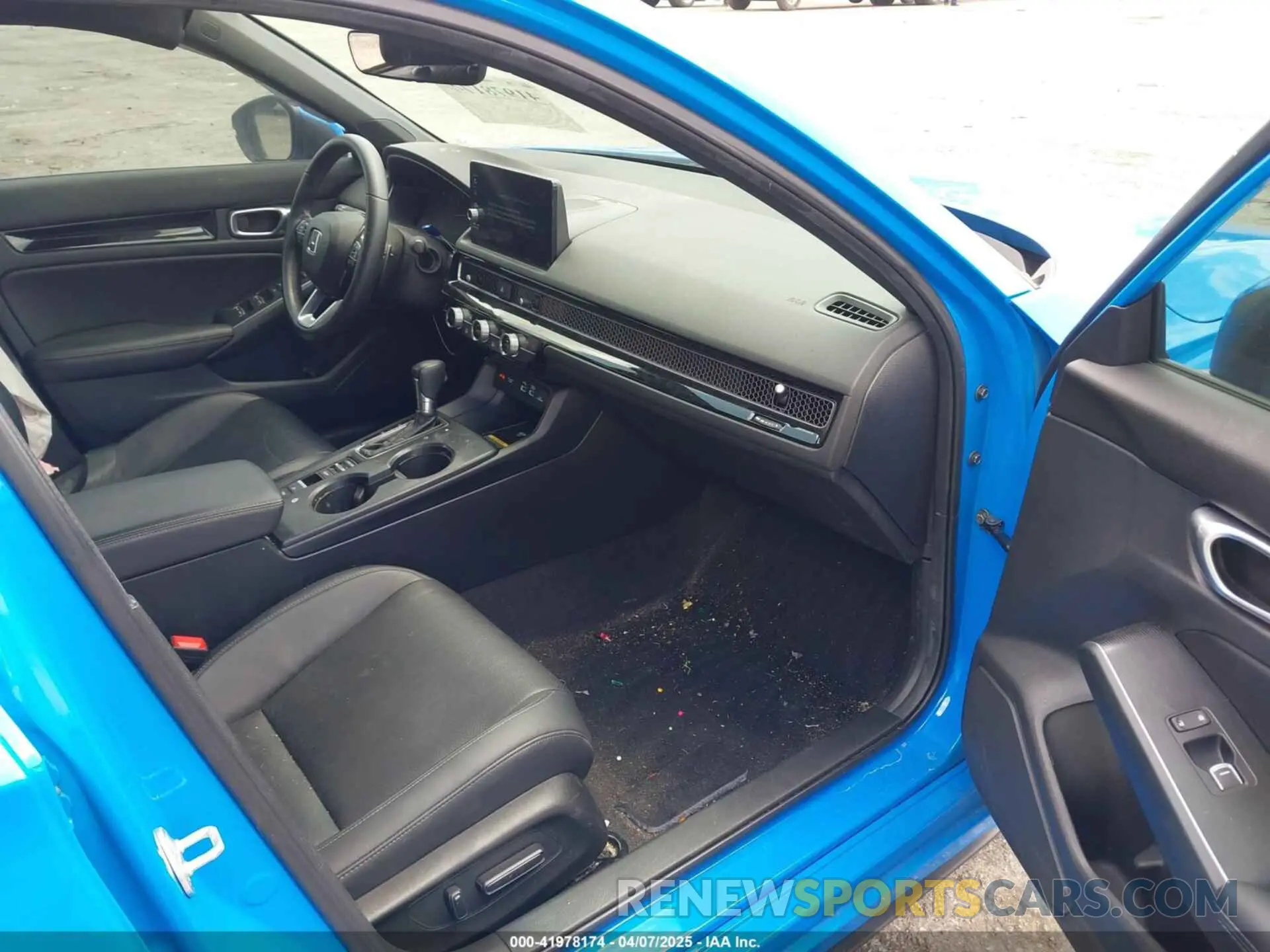 5 fotografías del automóvil dañado 19XFL1H84PE002868 HONDA CIVIC 2023