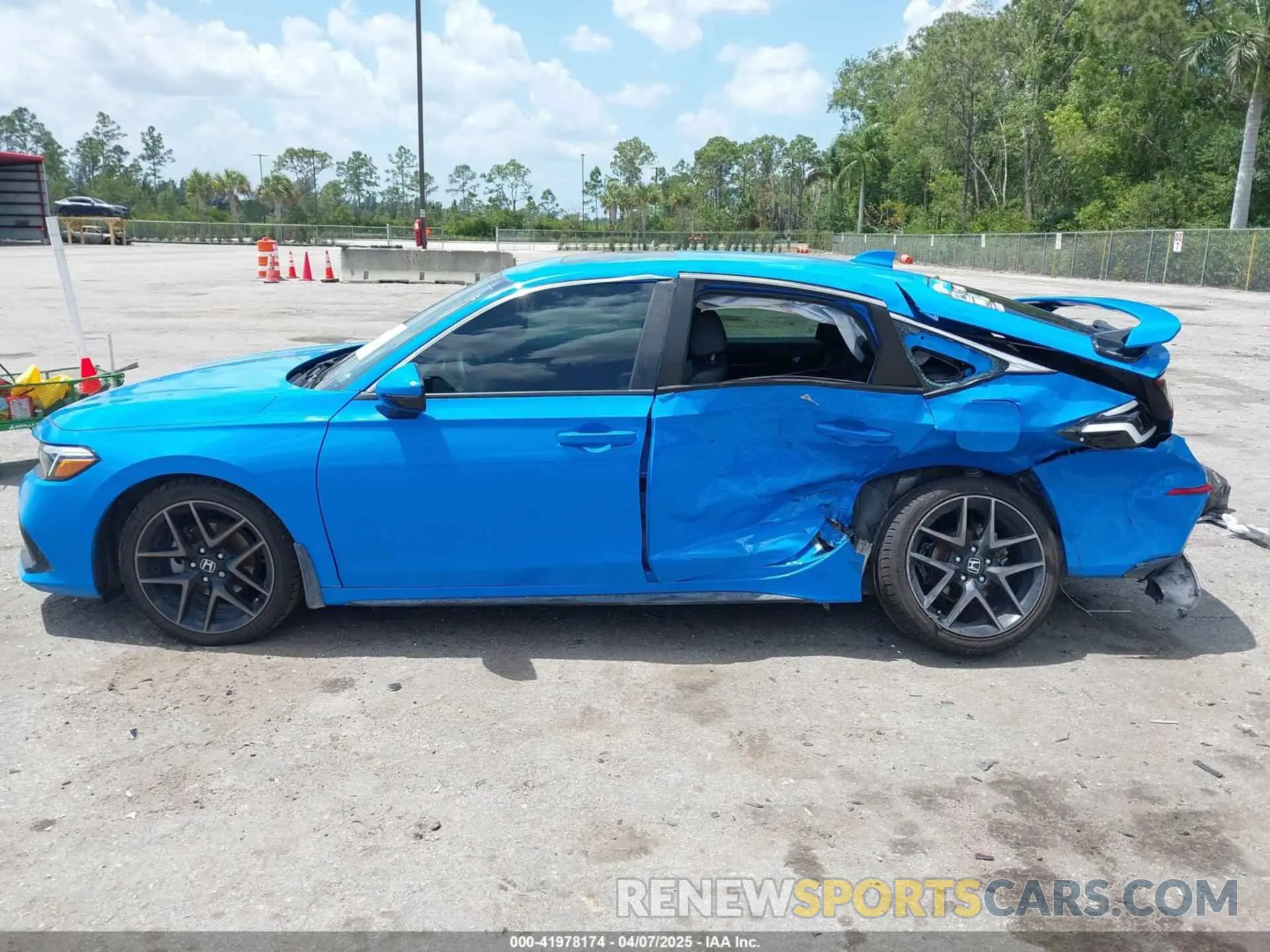 6 fotografías del automóvil dañado 19XFL1H84PE002868 HONDA CIVIC 2023