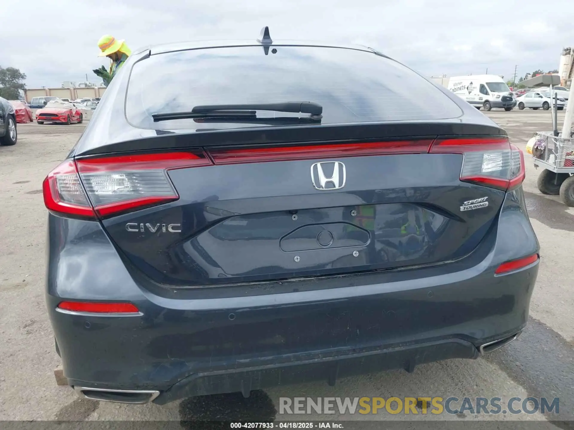16 fotografías del automóvil dañado 19XFL1H85PE009618 HONDA CIVIC 2023