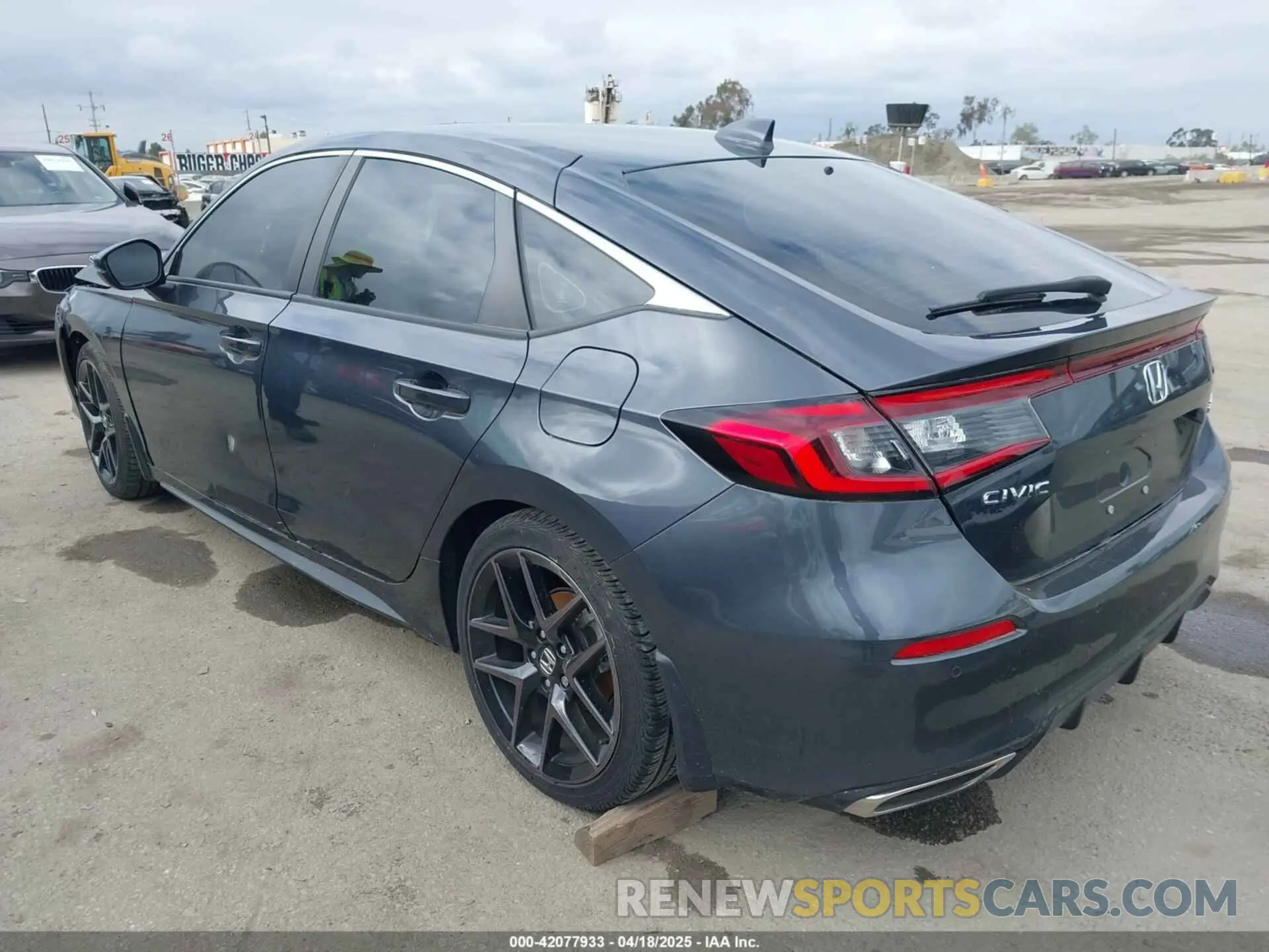 3 fotografías del automóvil dañado 19XFL1H85PE009618 HONDA CIVIC 2023