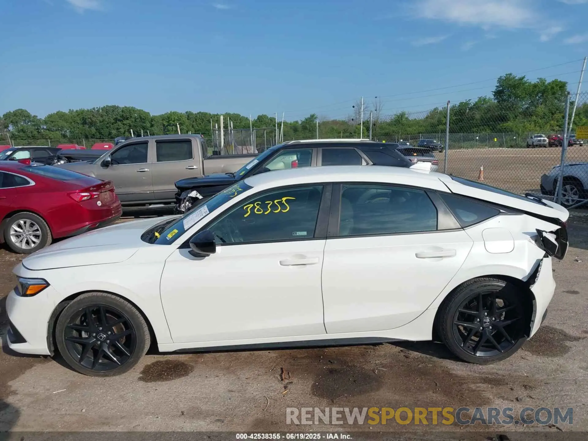 14 fotografías del automóvil dañado 19XFL2H82PE018802 HONDA CIVIC 2023