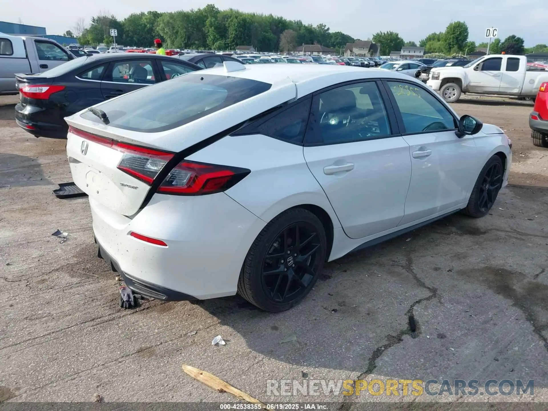 4 fotografías del automóvil dañado 19XFL2H82PE018802 HONDA CIVIC 2023