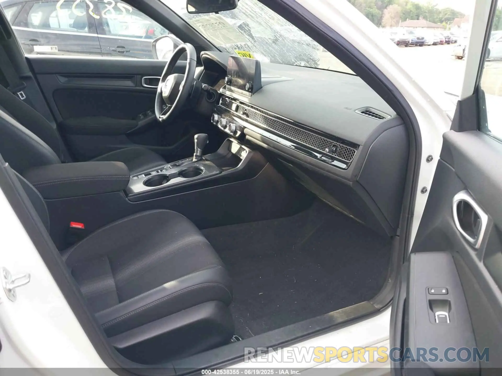 5 fotografías del automóvil dañado 19XFL2H82PE018802 HONDA CIVIC 2023