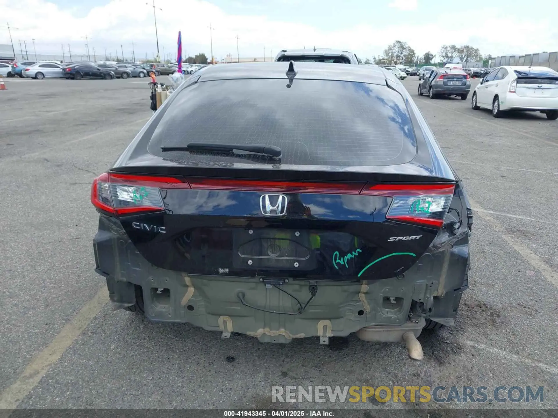 17 fotografías del automóvil dañado 19XFL2H82PE021151 HONDA CIVIC 2023