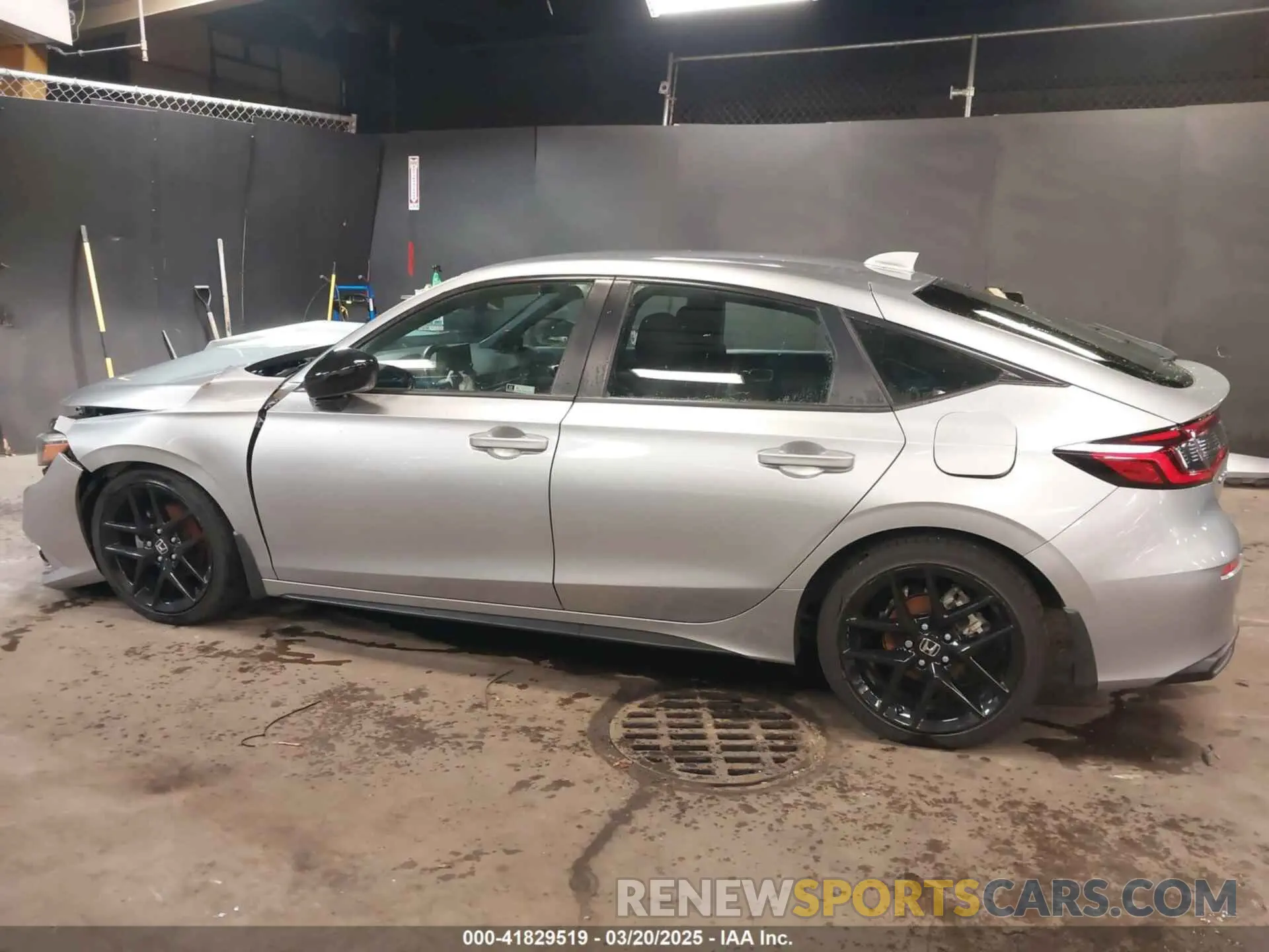 14 fotografías del automóvil dañado 19XFL2H83PE010062 HONDA CIVIC 2023
