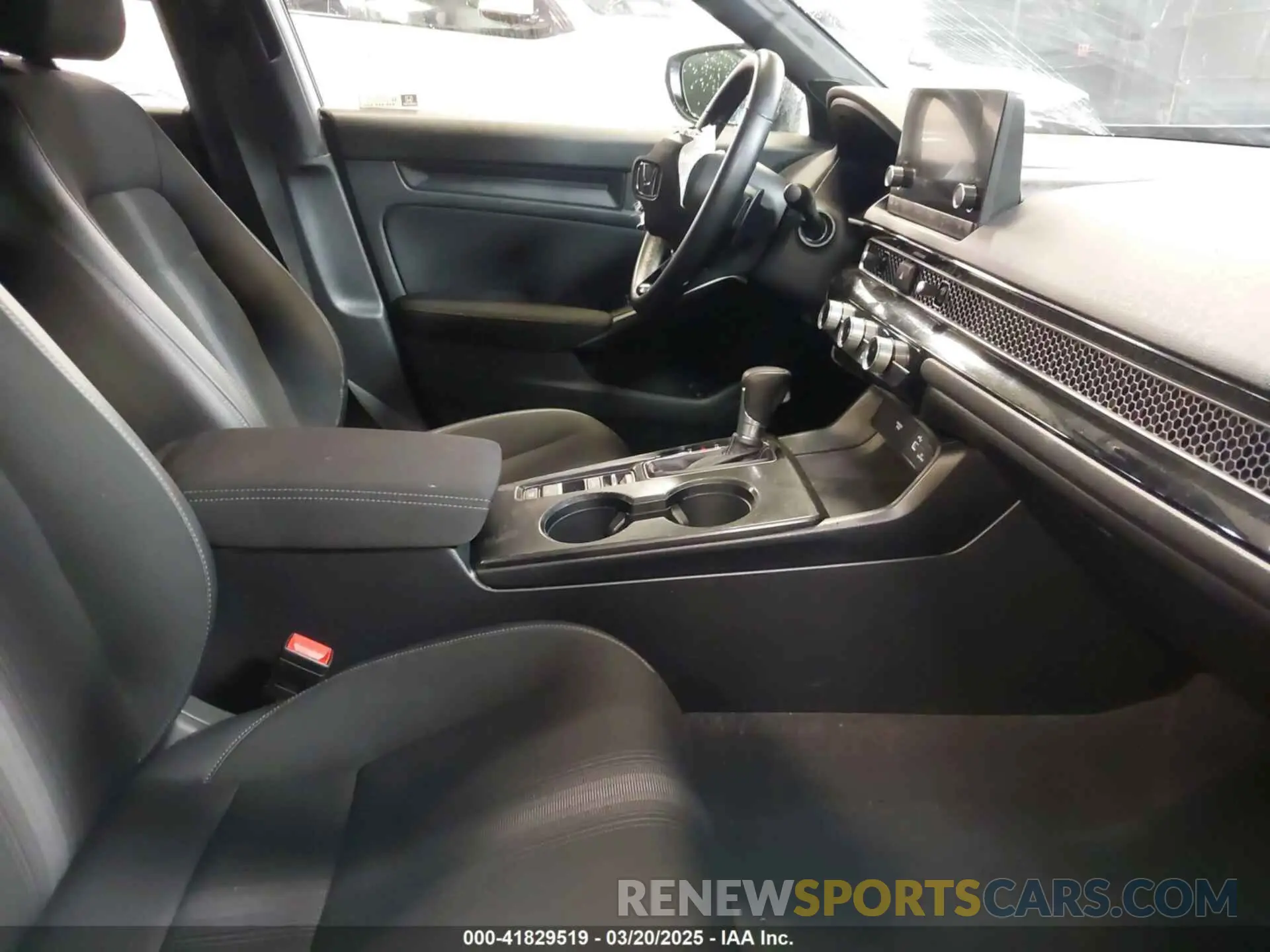 5 fotografías del automóvil dañado 19XFL2H83PE010062 HONDA CIVIC 2023